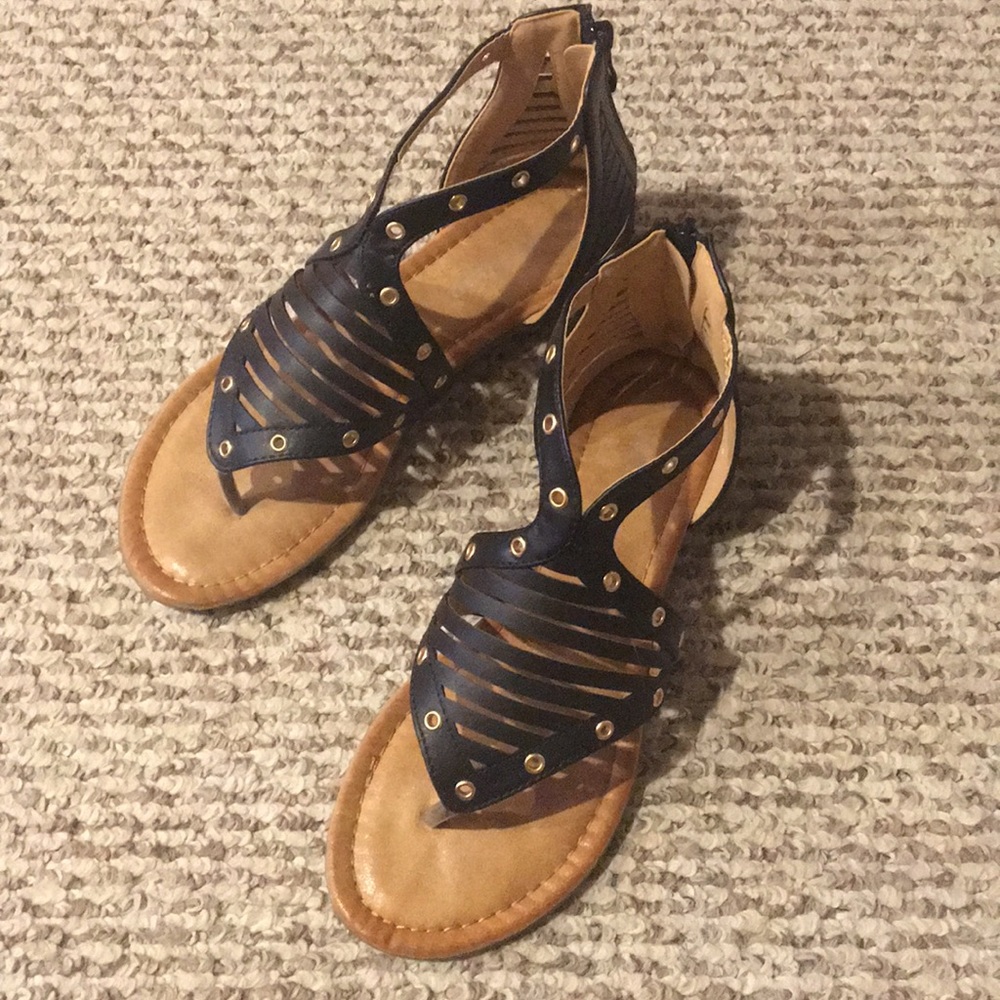 Size 7 black sandals